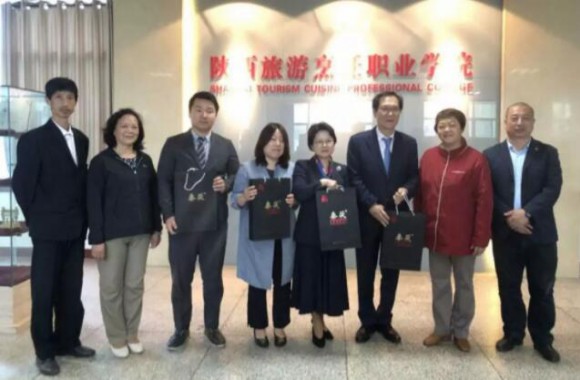 韩国瑚山大学董事长，校长来beat365官网交流访问