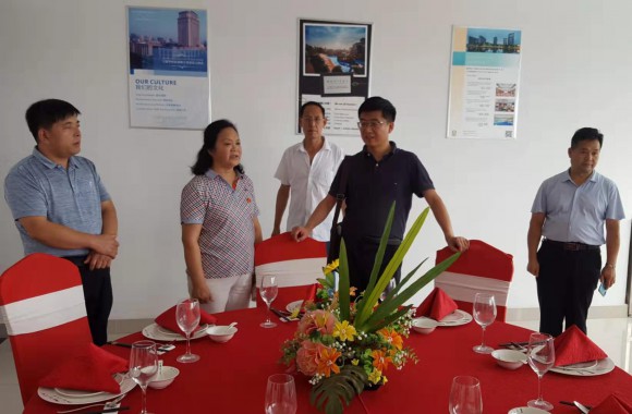 欢迎泾阳县人社局王副局长一行来校实地考察!