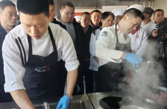 一堂别开生面的阿根廷牛肉青年厨师西餐公开课