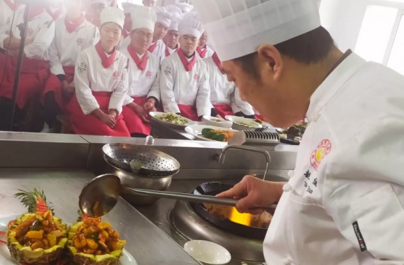 大师免费教做年夜饭 赶快到beat365平台官方网站学习吧