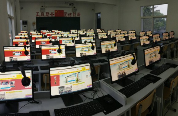 学院电子商务专业、计算机应用专业实训室通过验收