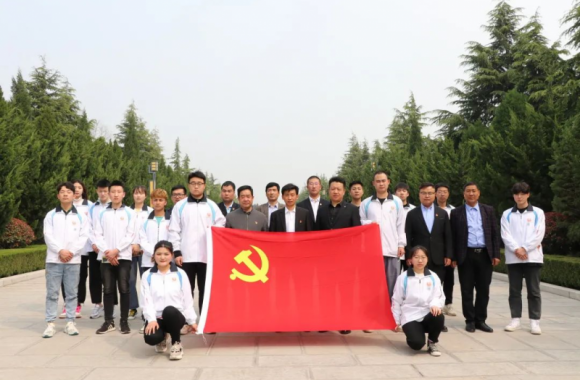 beat365平台官方网站开展“缅怀革命先烈，根植红色基因”主题党日活动