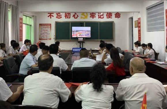 建党100周年丨beat365官网师生共同观看庆祝中国共产党成立100周年大会直播盛况