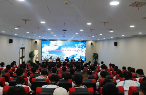 beat365官网开展冬奥会服务人员专题培训活动