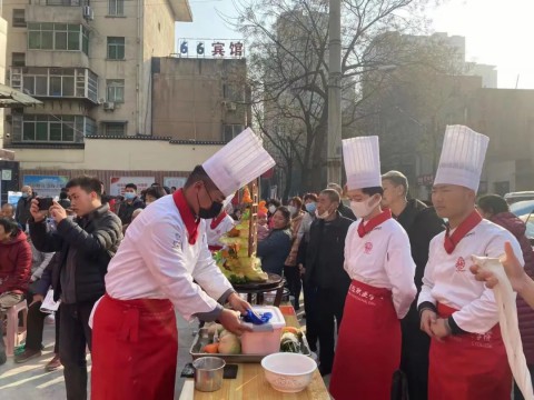 传承孝老美德，弘扬美食文化---beat365官网组织师生进社区开展“养老集市”主题活动