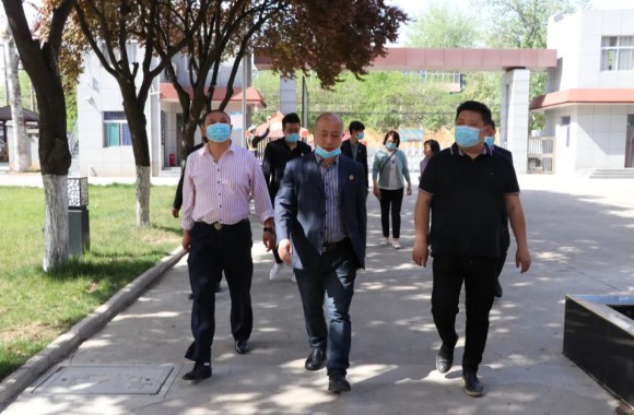 咸阳市人社局组织专家组考察考评beat365官网大师工作室