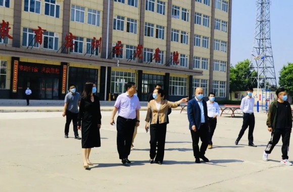 泾阳县委常委、宣传部部长徐晓玲一行来beat365官网检查疫情防控和安全保障工作