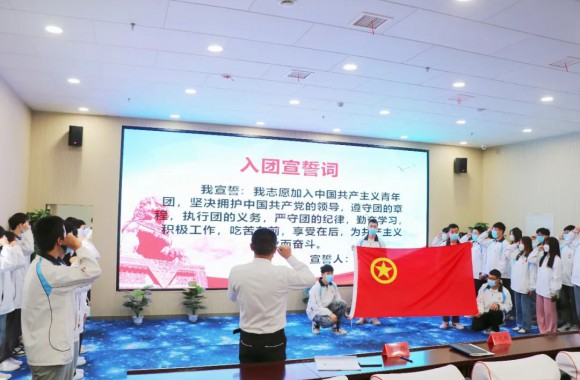 凝聚青春力量，让青春为祖国绽放