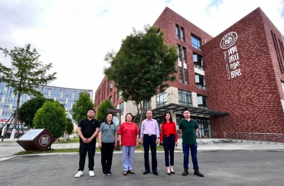 为推动职业教育深入发展，beat365官网领导赴希望教育集团考察学习