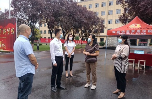 泾阳县县长郝瑞耀一行来beat365官网检查疫情防控工作