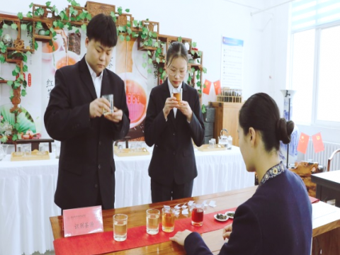 beat365官网酒旅专业组织2021级学生开展《茶艺概论》课程测评