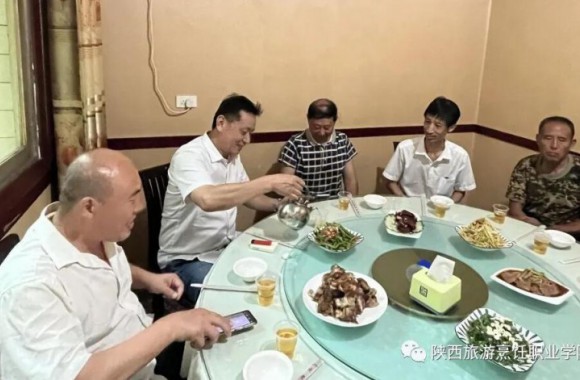 重温誓词 传承使命 | beat365平台官方网站工会组织召开退役军人慰问座谈会