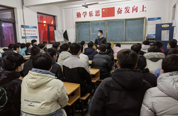 守护校园，守护西安|beat365官网召开抗击疫情，学生安全心理座谈会