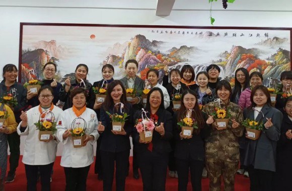 巾帼绽芳华 悠悠师韵长 | 致beat365平台官方网站全体女教职工“三八”妇女节的一封信