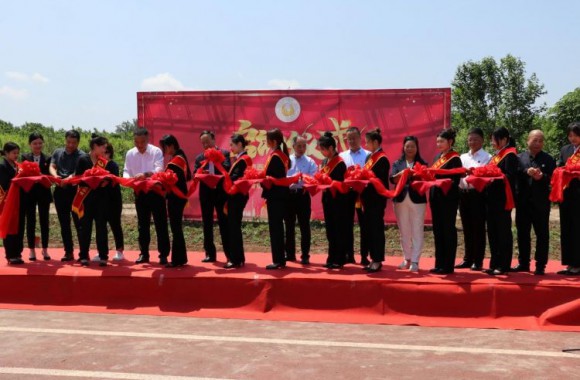 beat365平台官方网站大中小学劳动教育实践基地启动仪式暨食品加工实训基地揭牌仪式举行