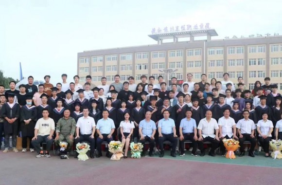 放飞梦想 扬帆远航丨愿你走出半生，归来仍是少年