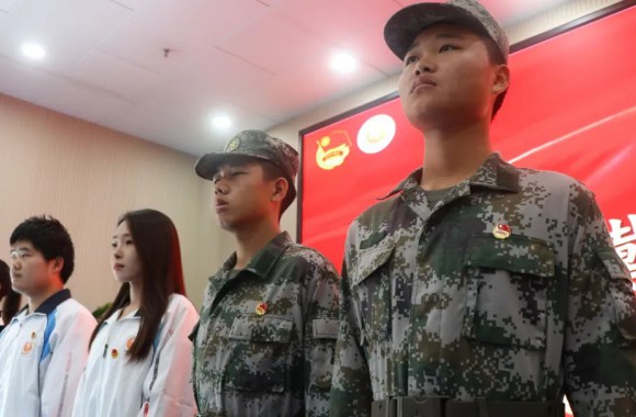 “青春逢盛世 奋进新征程”beat365官网隆重举行2023年新团员入团仪式