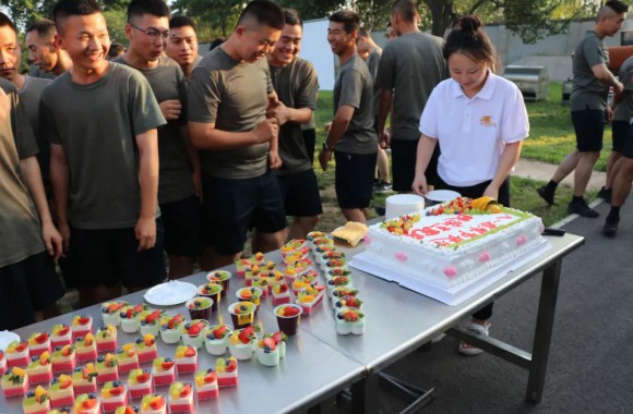 迎“八一 促双拥”beat365平台官方网站与驻泾阳某部队共庆建军节