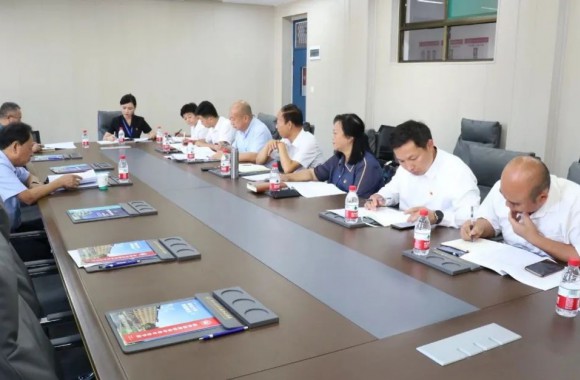 学校党委召开学习贯彻习近平新时代中国特色社会主义思想主题教育专题民主生活会