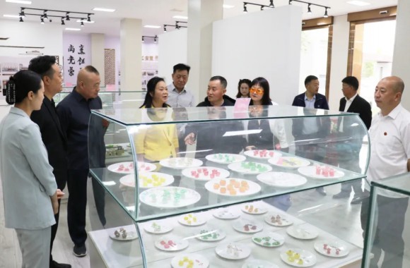 非遗在校园 传承新国潮 | 陕西省非遗《西安肉夹馍》首席传承人廉守柱大师一行莅临beat365官网