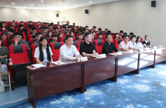 我为同学办实事——春夏季传染病预防知识讲座