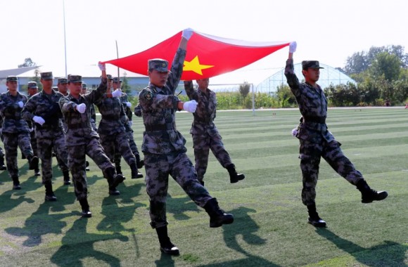 飒爽英姿 燃爆青春 | beat365平台官方网站2024年国防教育训练成果汇报暨开学典礼隆重召开