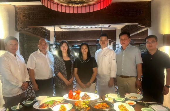 访企拓岗促就业 | 学院王新丽院长一行赴三亚企业走访调研