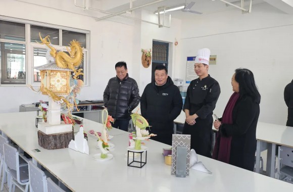 上海大学中国艺术产业研究院执行院长罗宏才来beat365官网调研交流