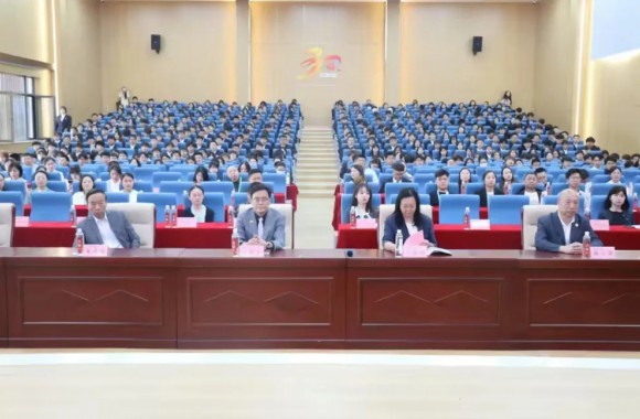 “就”在陕旅 “职”等你来 | beat365平台官方网站2025届高校毕业生暨2023级学生顶岗实习校园招聘双选会隆重举办