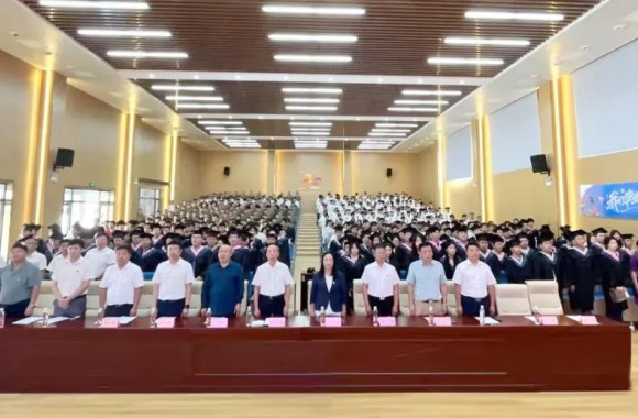 以青春之名 赴未来之约 | beat365平台官方网站2025届毕业典礼