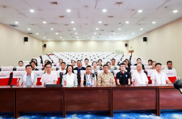 教育同心 交流共进|西藏阿里中等职业学校一行来beat365官网参观交流