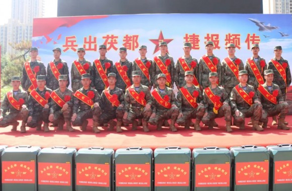 戎装映荣光 壮志启新程 | 学院热烈欢送2025年下半年新兵入伍